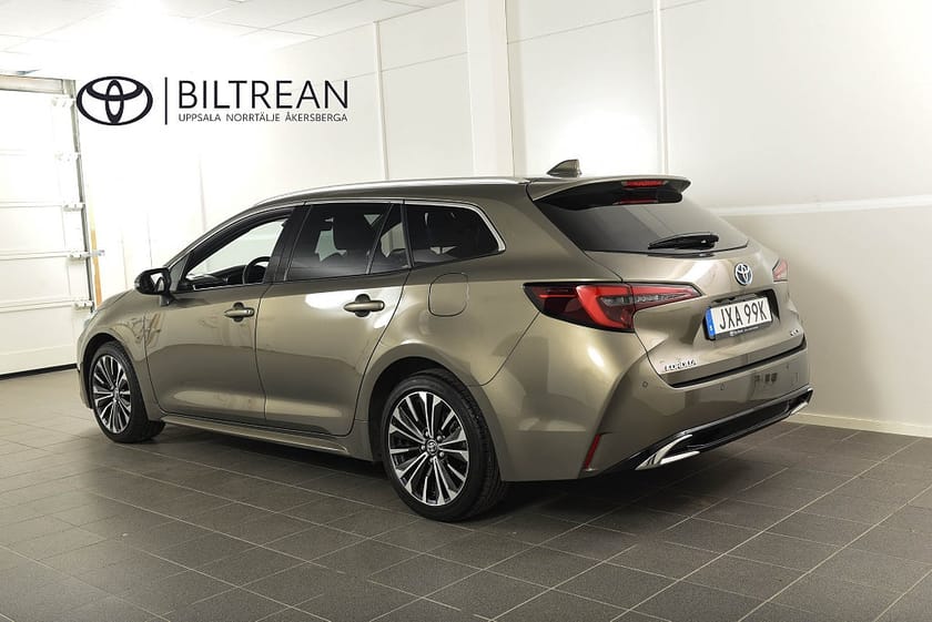 Bild 3 av Toyota Corolla Touring Sports Hybrid 1,8 Elhybrid Kombi Style Pluspaket