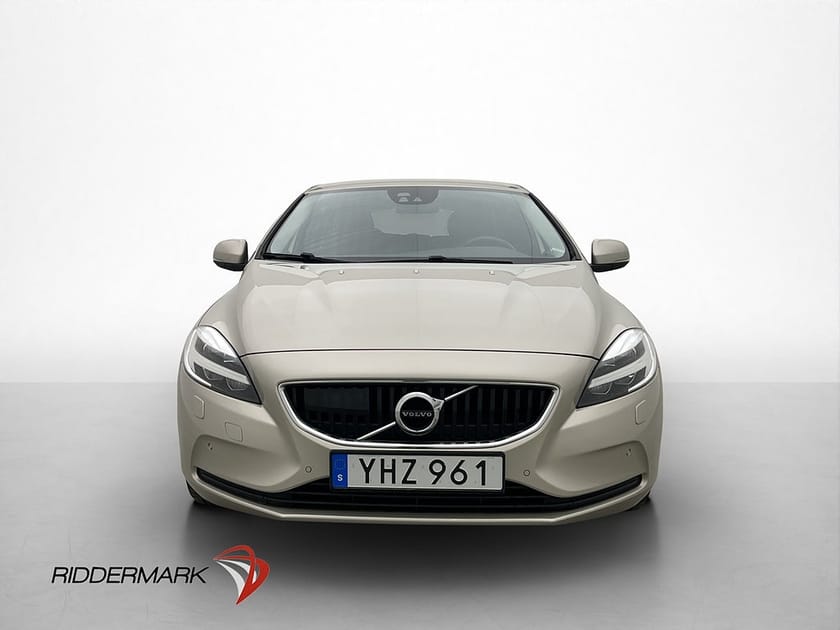Bild 2 av Volvo V40 T2 Momentum VOC Värmare Kamera BLIS HalvSkinn