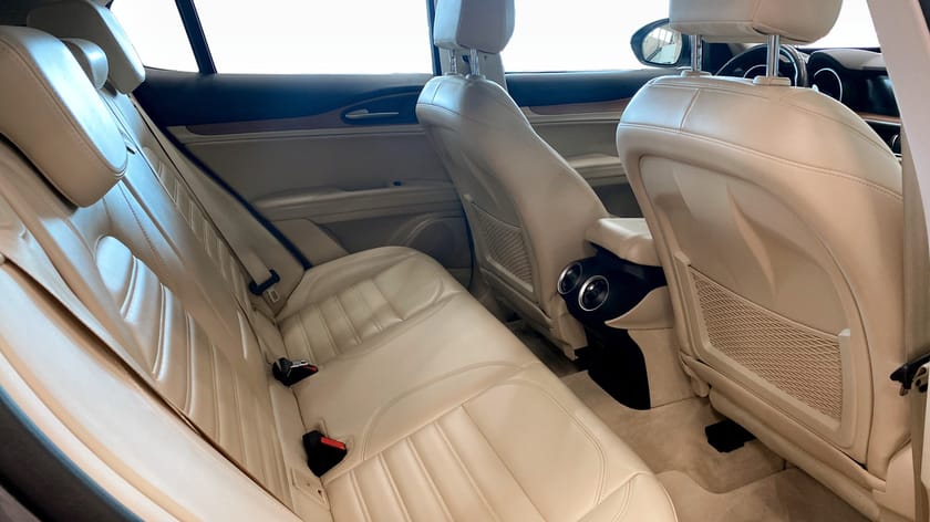 Bild 5 av Alfa Romeo Stelvio 2.0 Turbo 16V Q4 280hk BACKKAMERA - SKINN - VÄRMARE