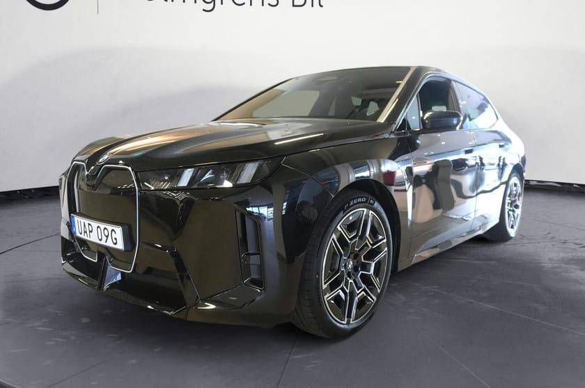 Bild 1 av BMW iX xDrive60 Charged M Sport Pro Ed Drag DA H K