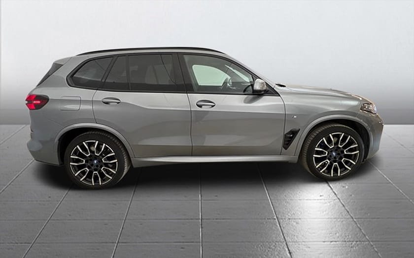 Bild 4 av BMW X5 xDrive50e M Sport Pro Travel Innovation Drag Pano H/K