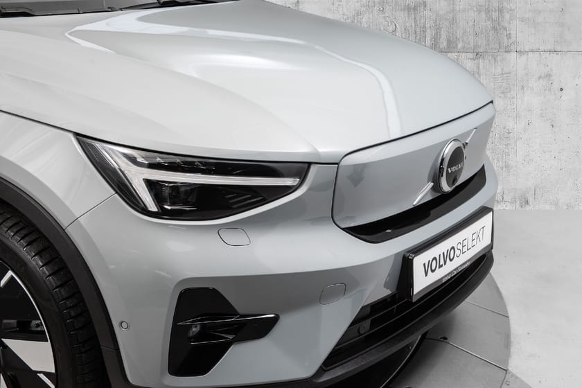 Bilde 2 av Volvo EX40 Twin Motor Performance ULT AWD VOC/PANO/360/H&K/KROK