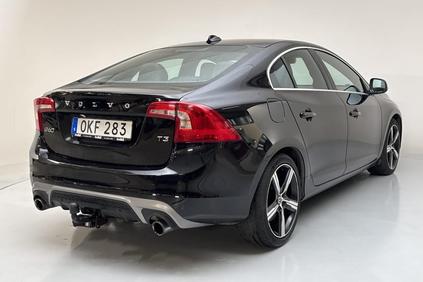Bild 3 av Volvo S60 T3 152hk R-Design Värmare Dragkrok P-Sensorer