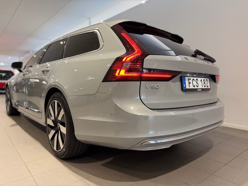 Bild 5 av Volvo V90 Recharge T6 Core Edition II / 360 kamera / Dragkrok /