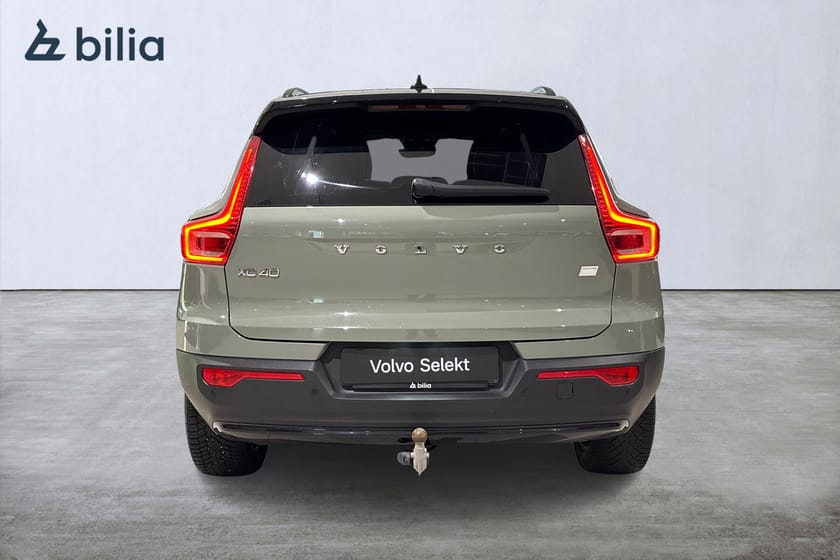 Bild 5 av Volvo XC40 Recharge Plus. Dragkrok.