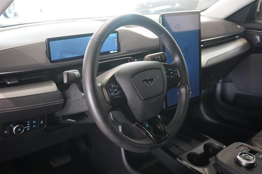Bild 2 av Ford Mustang Mach-E Standard Range Teknik Paket 269hk