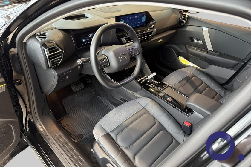 Bilde 2 av Citroën ë-C4 Shine 136 hk/ Skinn / Massasje / LAV KM/