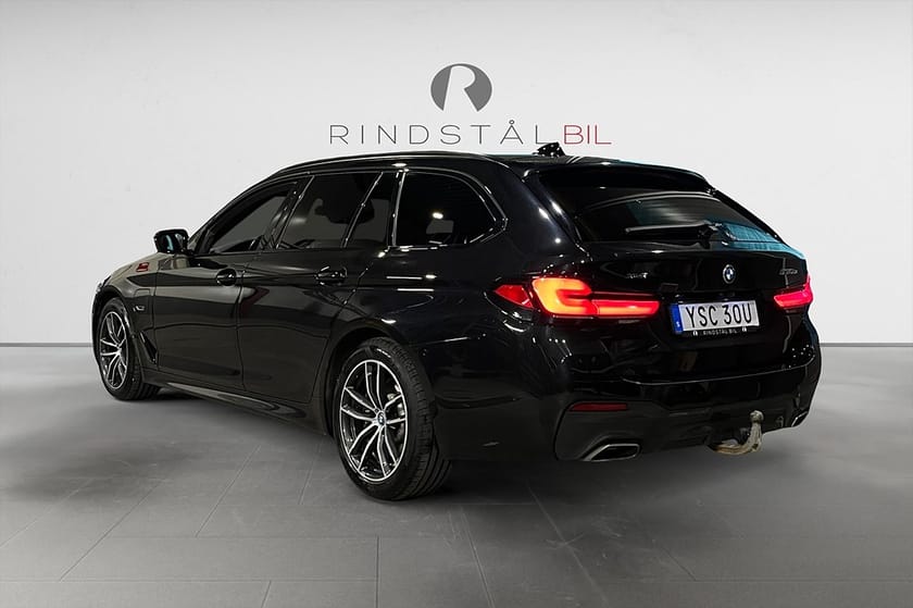 Bild 4 av BMW 530e xDrive Touring 292 HK AUT M-SPORT NAVI P-VÄRM SKINN 18"
