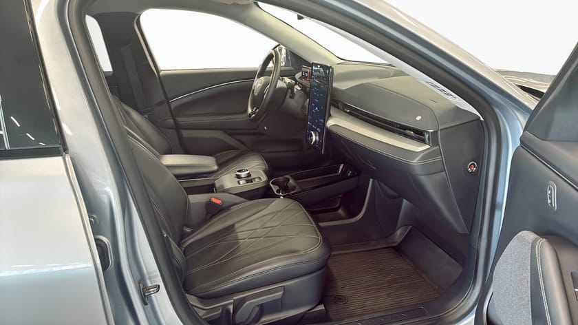 Bild 3 av Ford Mustang Mach-E Standard Range RWD Teknikpaket / B&O /