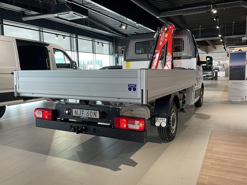 Bild 4 av Volkswagen Crafter Chassi Skåp kort hjulbas 35 Flakbil med KRAN