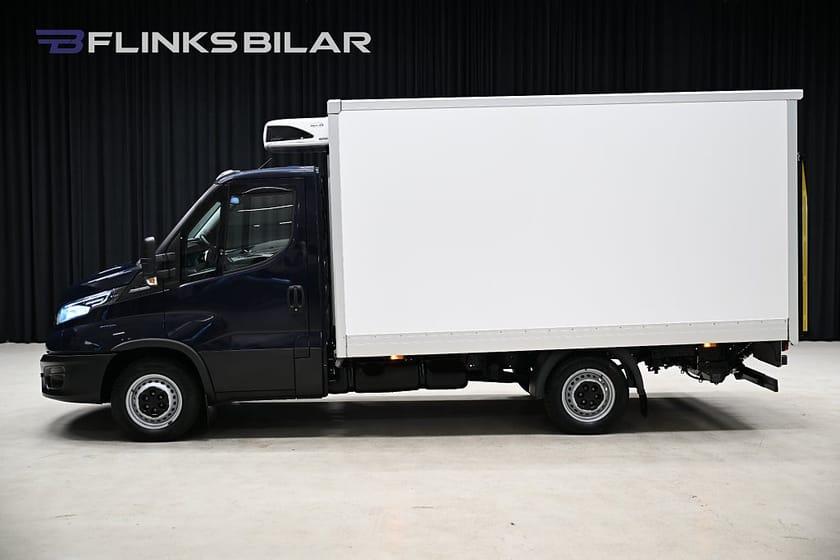 Bild 3 av Iveco Daily 35-140 Chassi Cab 136HK Automat|Volymskåp|Bakgavellyft|Kylbil|Moms|SeUtr!