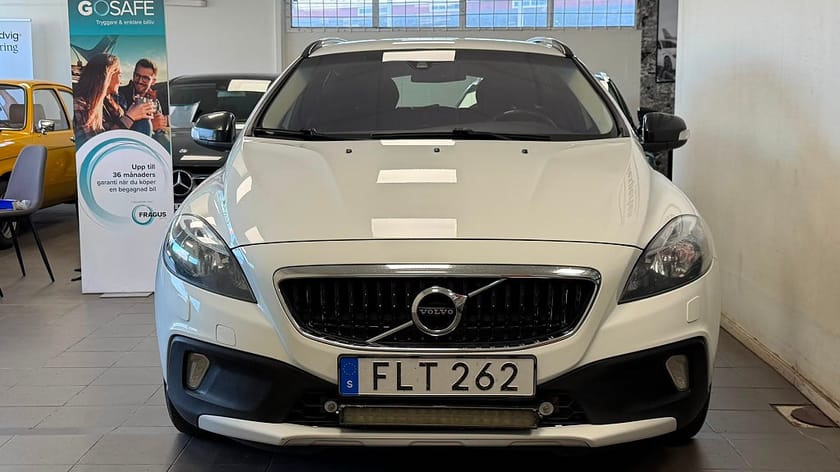 Bild 2 av Volvo V40 Cross Country D3 Kinetic Euro 6|Kamrem bytt|3,45%Ränta