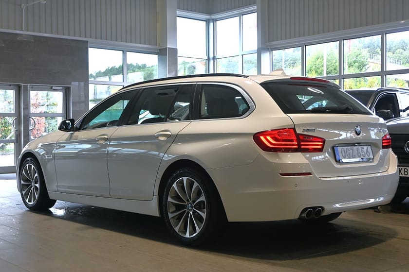 Bild 3 av BMW 520d xDrive Touring Sportpaket Navi Drag Läder HiFi