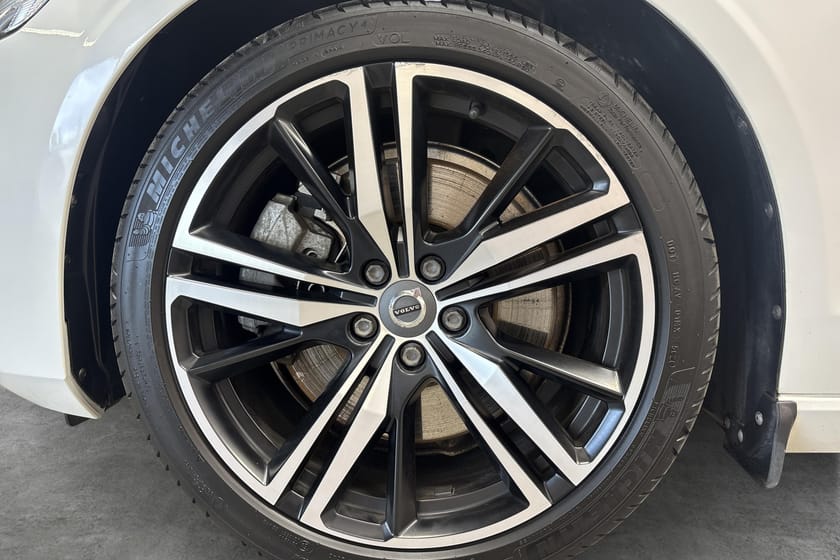 Bild 4 av Volvo S60 T8 AWD R-Design/ V-hjul/ Bower & Wilkins