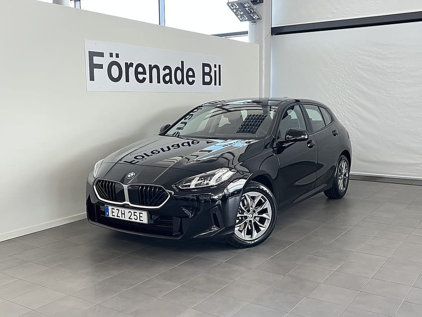 Bild 1 av BMW 120 PRIVATLEASING fr. 3.345 kr/mån Auto 17" Rattvärme