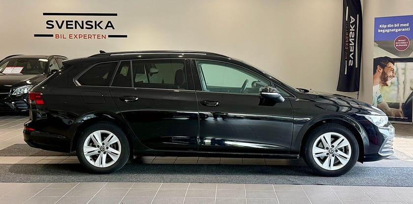 Bild 2 av Volkswagen Golf Sportscombi SC 1.5 eTSI 150hk MHEV/Drag/P-Värmare/kamera/Adaptiv-F