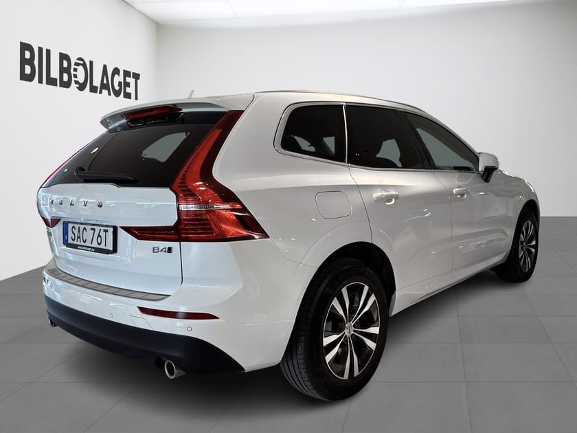 Bild 4 av Volvo XC60 B4 AWD Diesel Momentum Advanced Edt(PANO/DRAG/KAMERA)