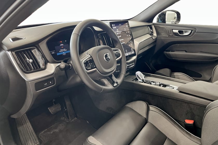 Bild 5 av Volvo XC60 T6 Plus Black Nordic Edition