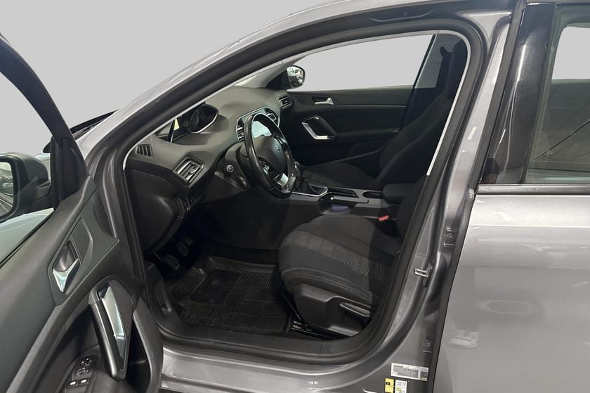 Bilde 5 av Peugeot 308 Active/ Diesel/ Manuell/ DAB+