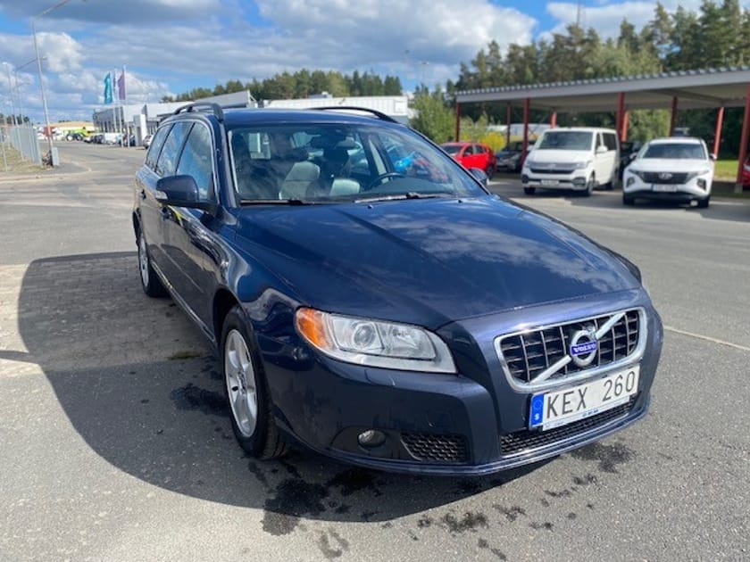 Bild 2 av Volvo V70 2.4D Geartronic, 175hk Momentum, drag, kamrem bytt