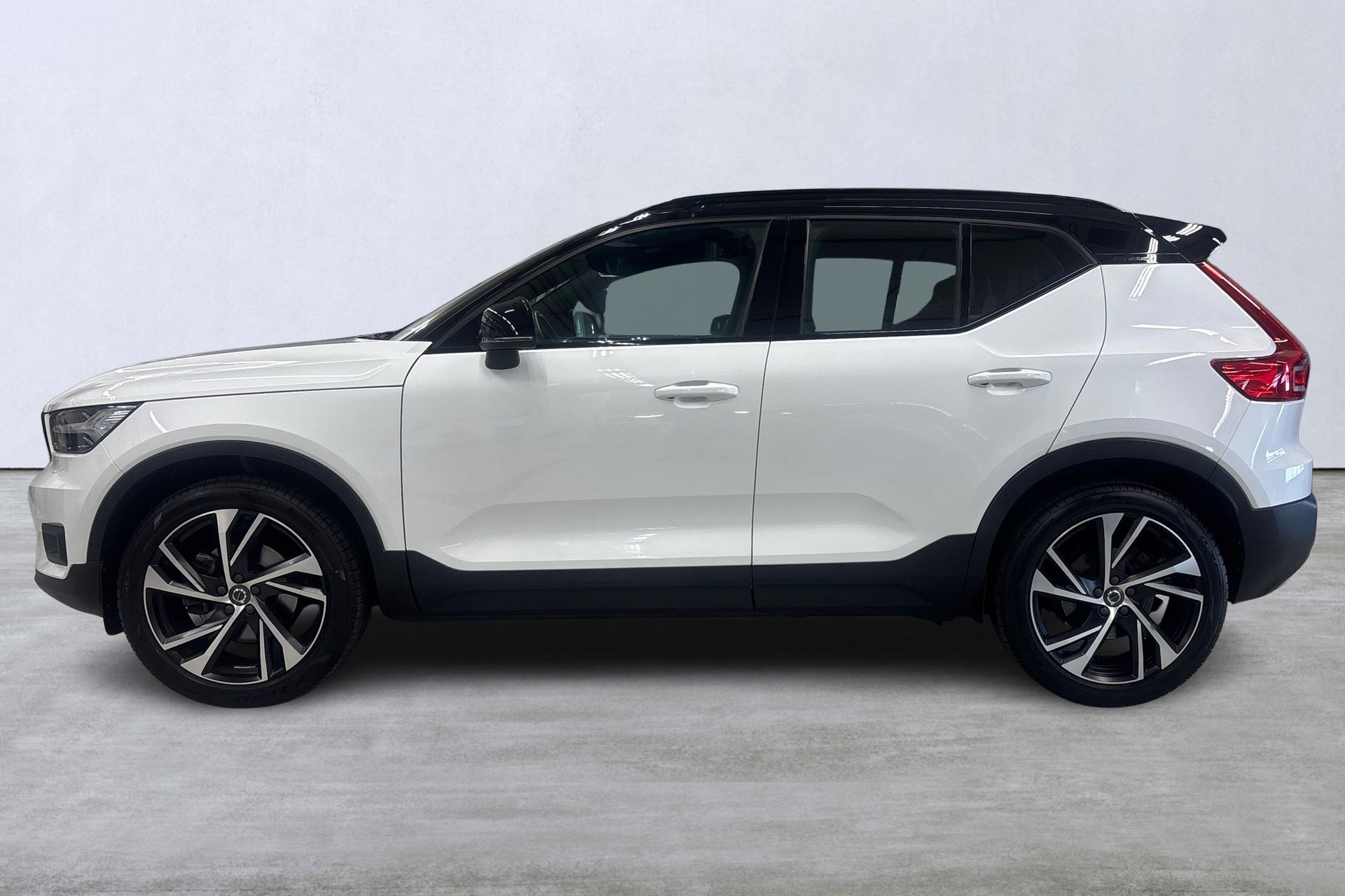 Volvo XC40 T4 FWD R-Design 2019, bild 2/10