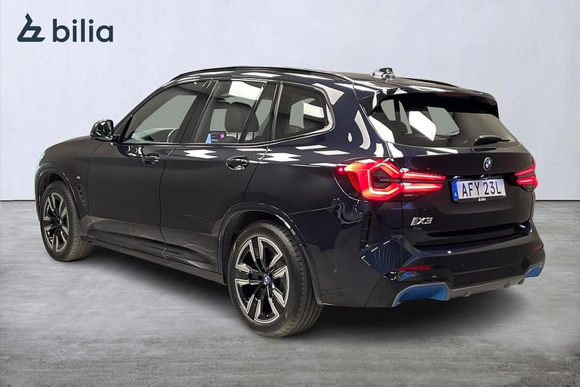 Bild 3 av BMW iX3 iX3-M Sport-Rattvärme-Dragkrok-Panorama
