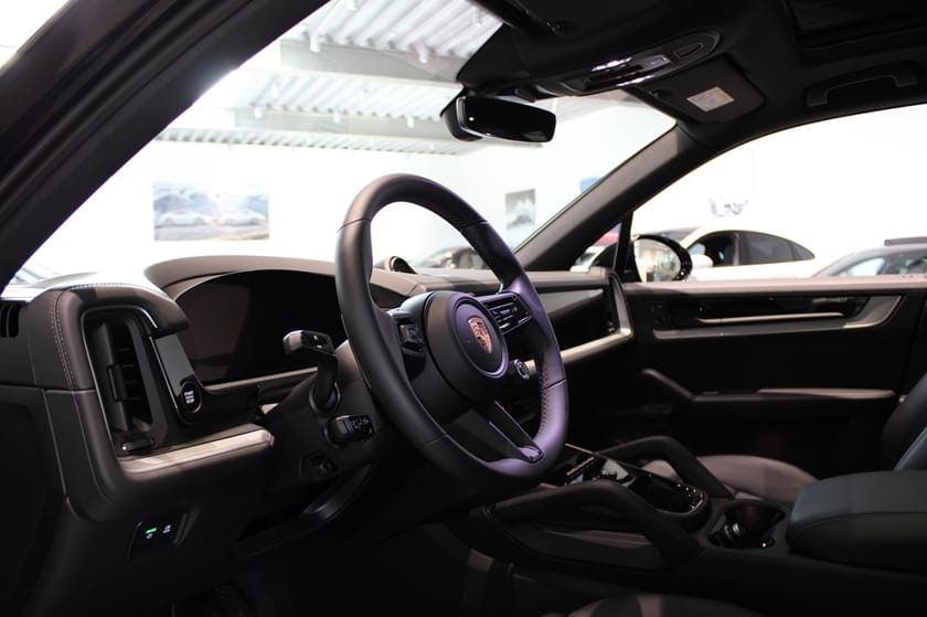 Bild 3 av Porsche Cayenne E-Hybrid Moms