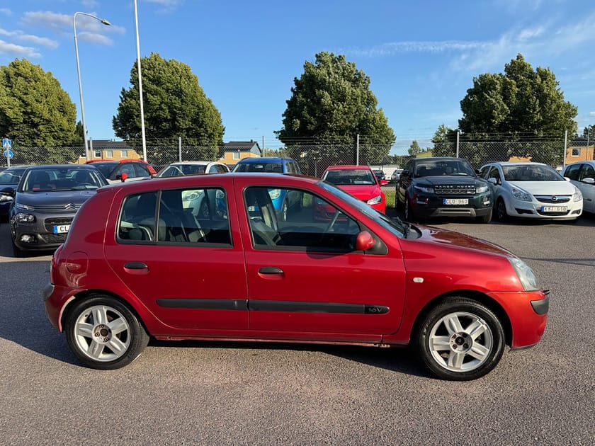 Bild 5 av Renault Clio  Halvkombi 1.2 75hk NYBESS|SoV|