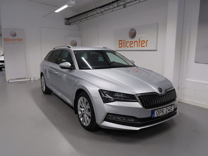 Bild 3 av Škoda Superb iV Kombi Skoda 1.4 TSI V-Däck ingår CANTON-Cockpit-Drag-Kamera-Värm