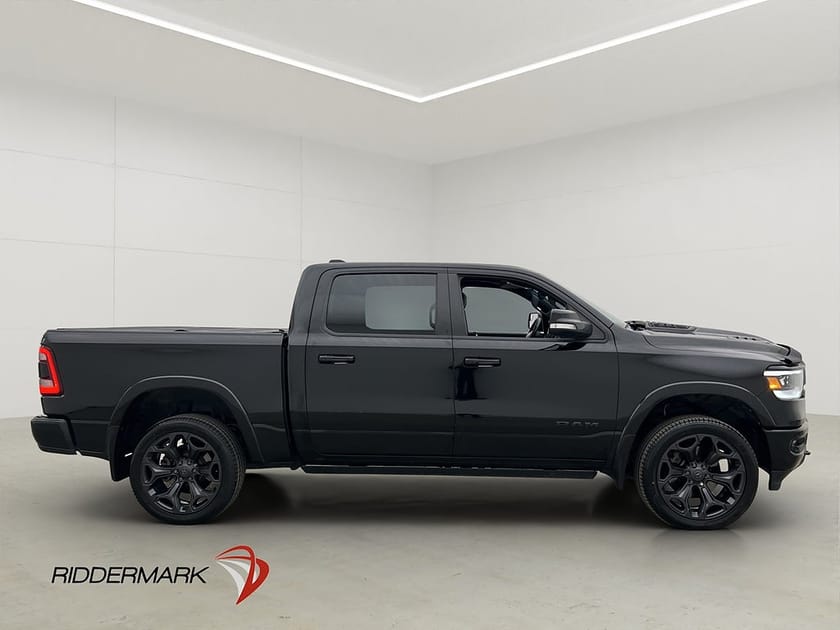 Bild 2 av RAM 1500 Crew Cab Dodge Laramie Night 5.7 4x4 Drag Luft H/K Pano Moms