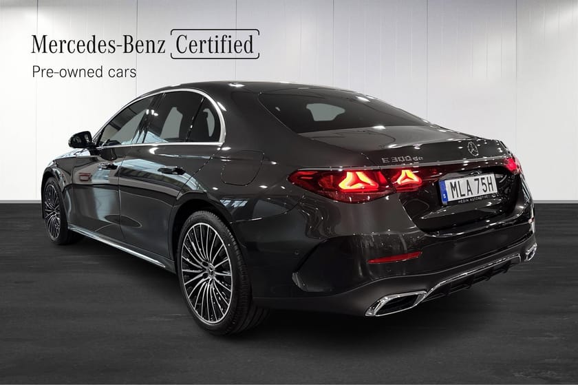 Bild 3 av Mercedes-Benz E 300 de 4MATIC sedan / Amg Advanced edition