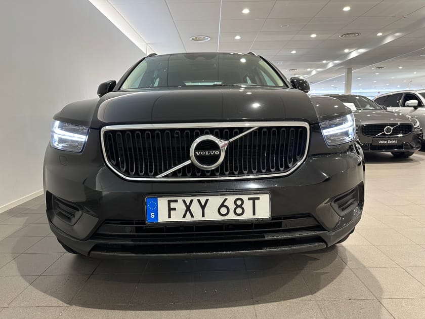 Bild 2 av Volvo XC40 T2 FWD Momentum Core / Baksätesvärme /Parkeringssensor bak /Farthållare /
