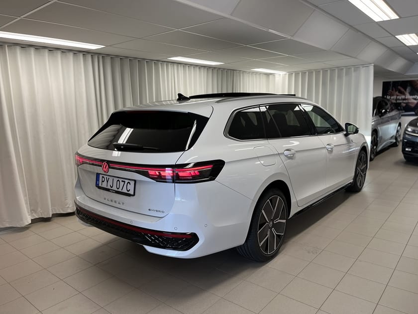 Bild 4 av Volkswagen Passat Variant eHybrid 272 DSG6 R-LINE