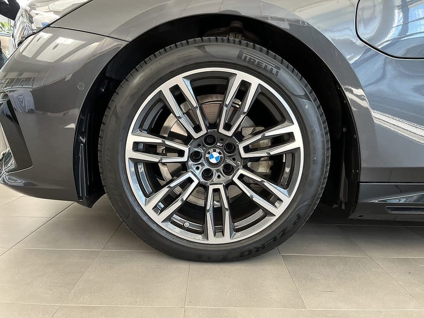 Bild 4 av BMW 530e xDrive Touring M Sport Drag H/K Rattvärme Drive Assist