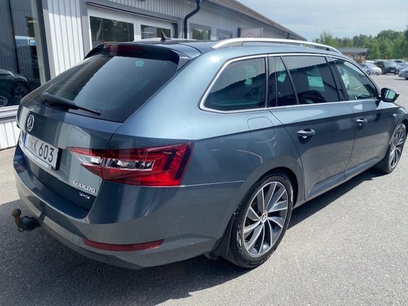Bild 2 av Škoda Superb Kombi 2.0 TDI 4x4 SCR DSG, 190hk, drag, ny kamrem