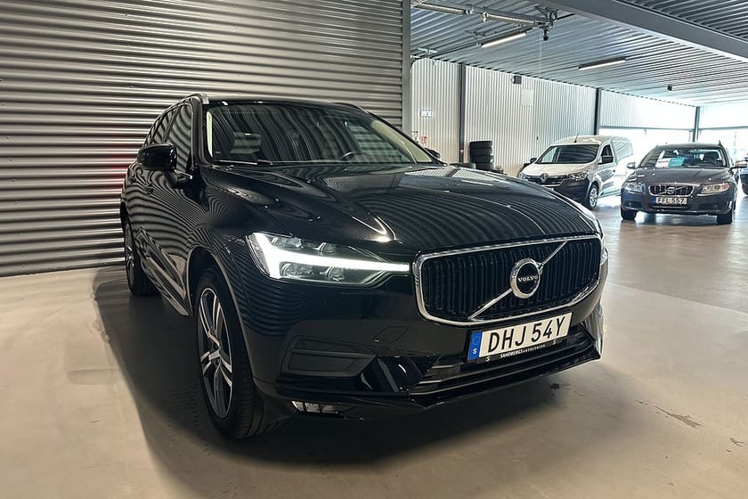 Bild 3 av Volvo XC60 B4 Momentum Advanced SE Backkamera Värmare H/K Navi Eu6