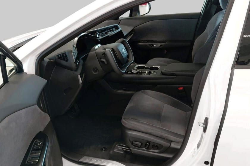 Bild 2 av Lexus RZ 500e Luxury STBW inklusive vinterhjul