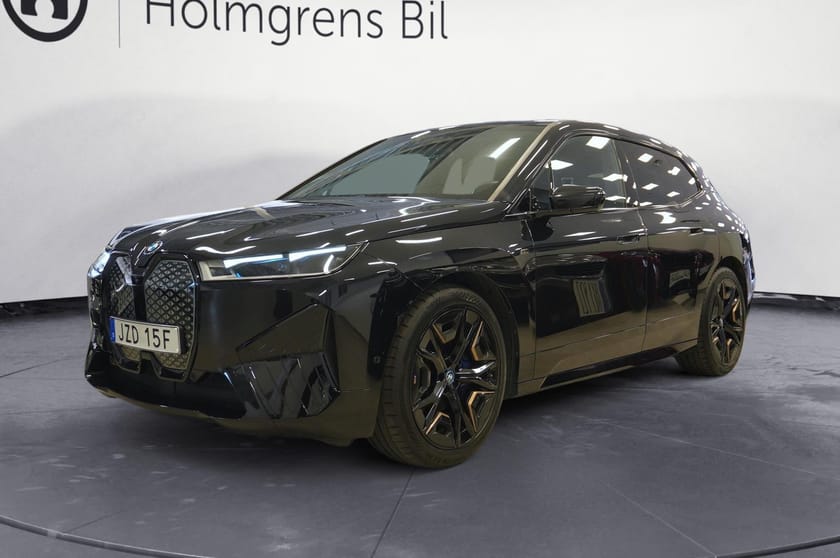 Bild 1 av BMW iX M60 xDrive Pano 360 B W HUD