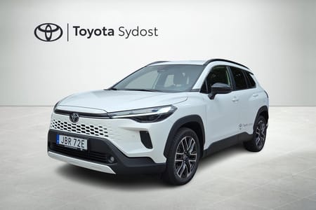 Toyota Corolla Cross Hybrid AWD-i Style P sensorer fram och bak, Backkamera, Rattvärme mm.
