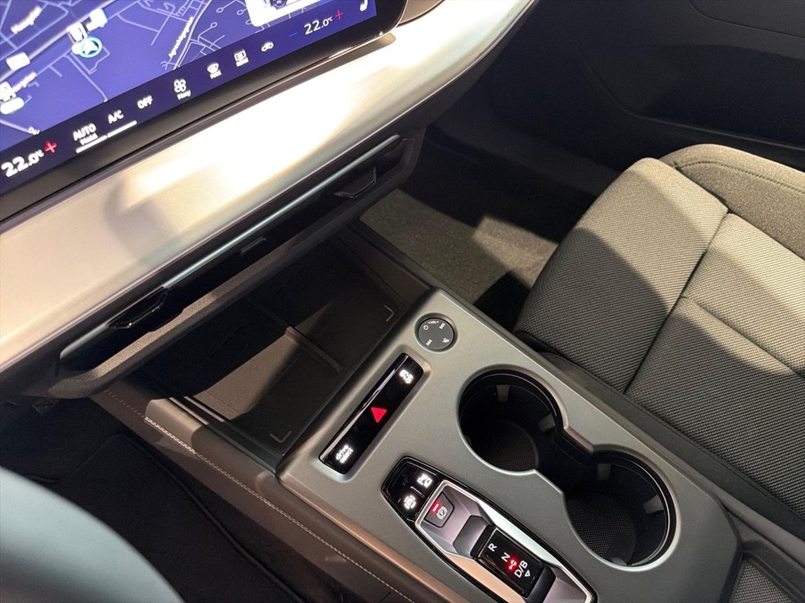 Audi Audi Q4 e-tron quattro — bild 14