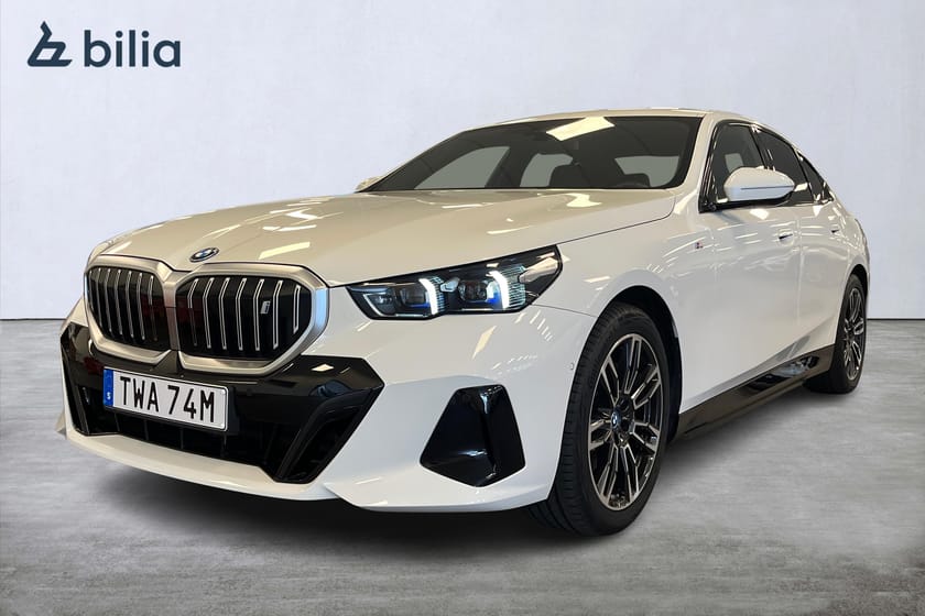 Bild 1 av BMW i5 xDrive40 Sedan M Sport / H/K / Drag / Backkamera / Adaptiva LED