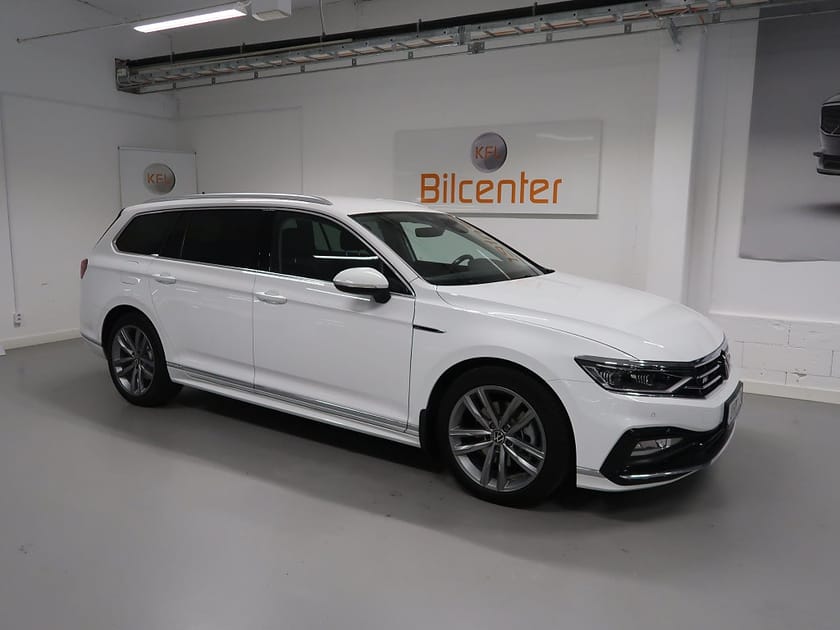 Bild 3 av Volkswagen Passat Sportscombi 2.0 TDI 4M GT R-Line V-Däck ingår Cockpit-Drag-Värmare-