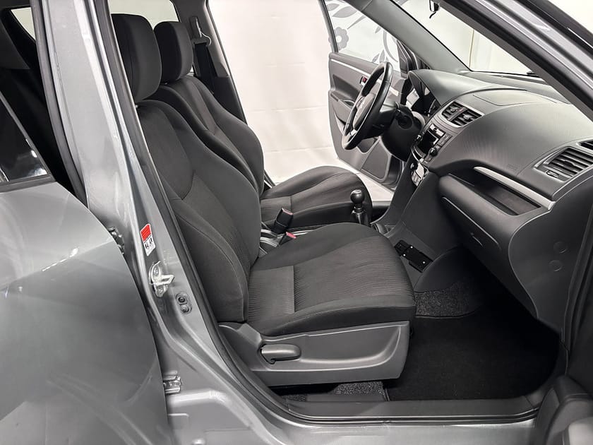 Bild 5 av Suzuki Swift 5-dörrar 1.2 DOHC 16V VVT 94Hk V-Hjul Motorv Låga mil