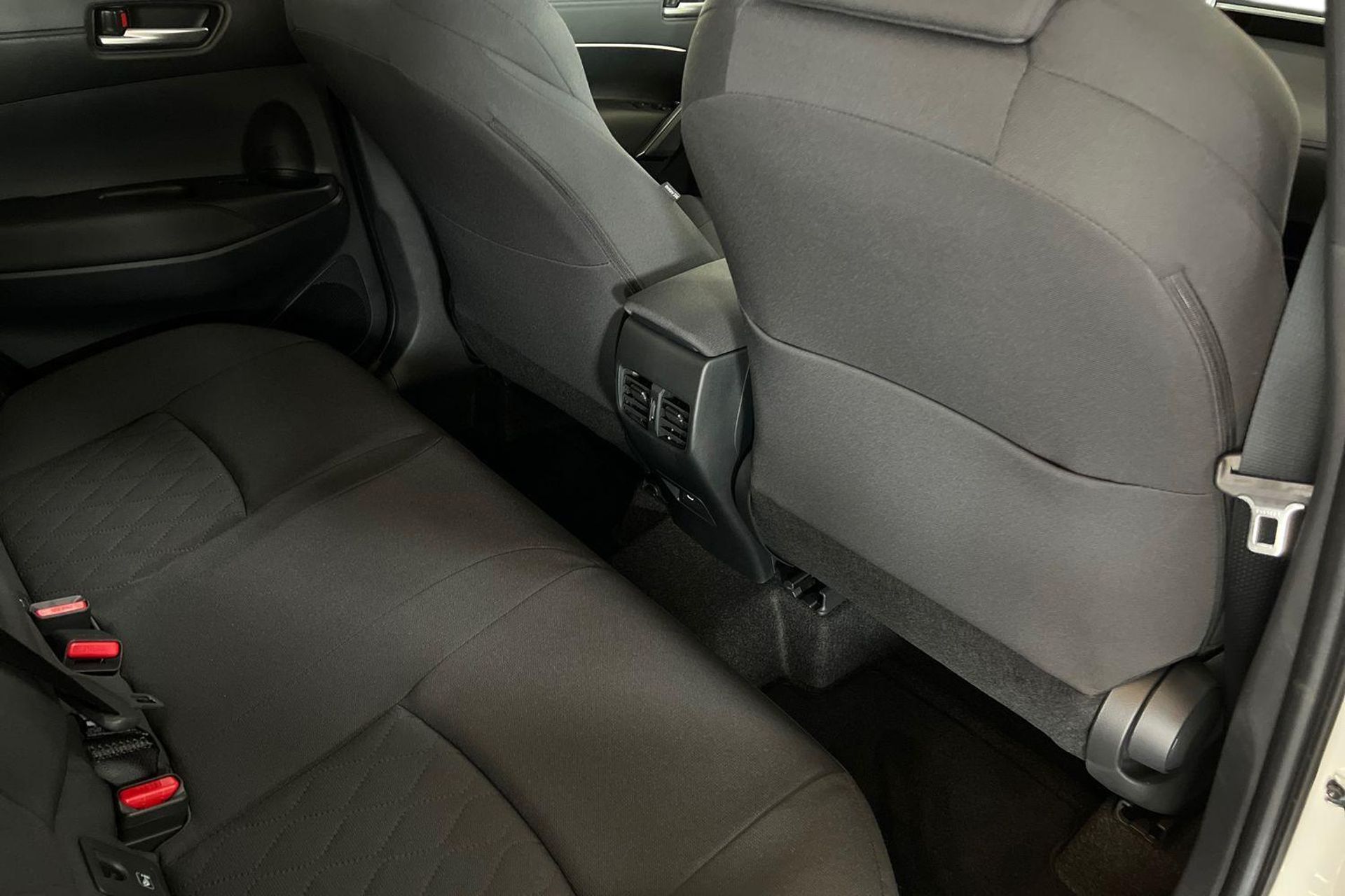 Toyota Corolla Cross 1,8 HYBRID STYLE 2026, kuva 7/10