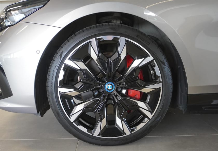 Bild 4 av BMW i5 xDrive40 Touring M Sport Drag DAP PA H K 21 Panorama Head-Up