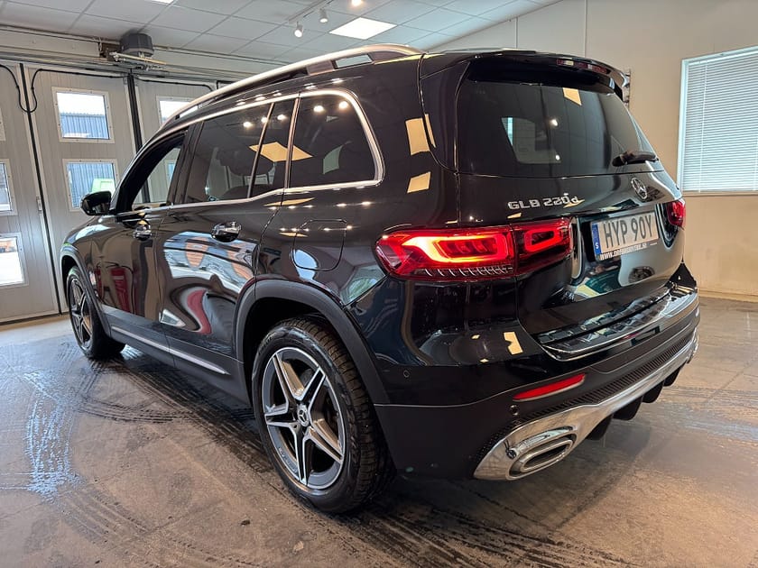 Bild 3 av Mercedes-Benz GLB 220 d 4MATIC AMG Line Pano Burmester 7-sits SE SPEC