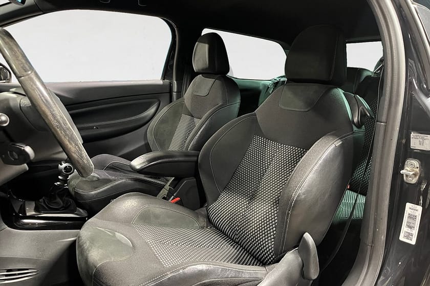 Bild 2 av Citroën DS3 1.6 HDi 111 HK M&K FARTHÅLLARE NYBES 0,35L/MIL 17000MIL