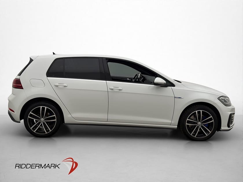 Bild 4 av Volkswagen Golf GTE 204hk Cockpit Värmare P-Sensorer CarPlay