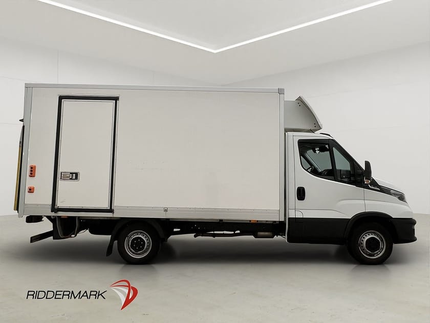 Bild 2 av Iveco Daily 35-140 Chassi Cab 2.3JTD BAKGAVELLYFT Sidodörr Värmare Kamera Moms