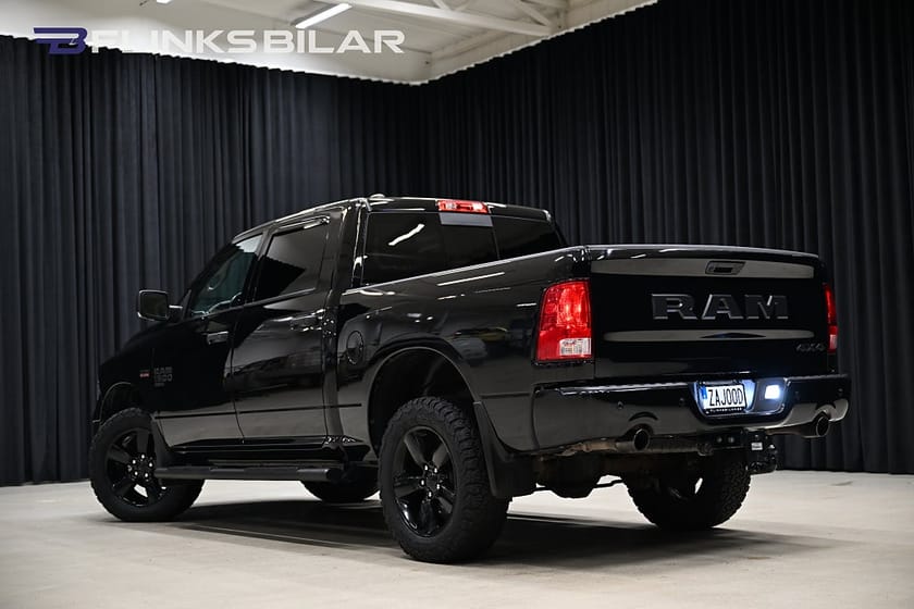 Bild 4 av RAM 1500 Crew Cab 5.7 V8 HEMI 4x4 395HK Classic|Drag|EnÄgare|Lågmil|Moms